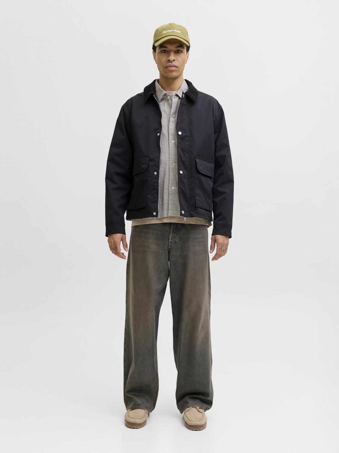 model_shot-front_full